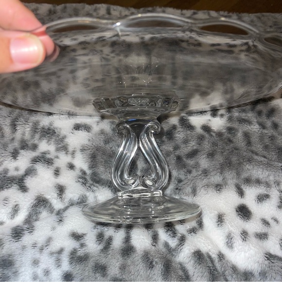 Unbranded Glass Cake Stand - Picture 3 of 6